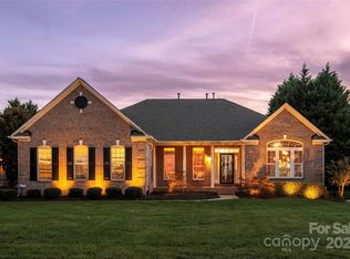 1108 Butterburr Dr, Matthews, NC 28104