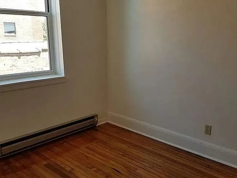 107 N Main St — Photo 5