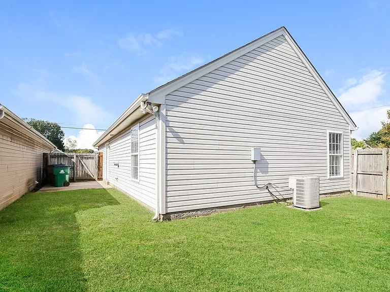 2538 Sonar St — Photo 23