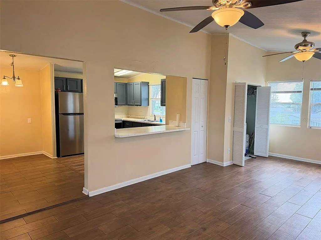2 bed, 1.0 bath, 408 sqft, $1,650 — Photo 4