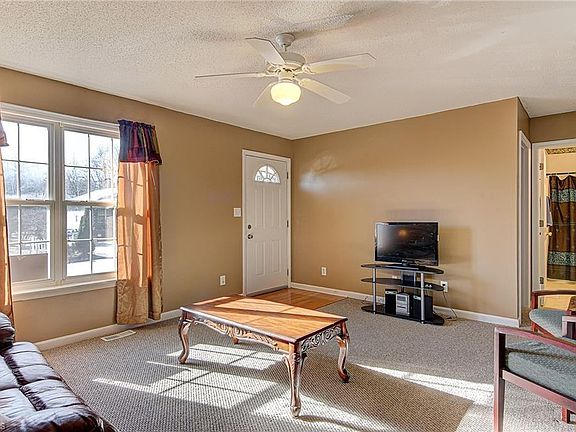 3rd image of 2119 Fairbrother St