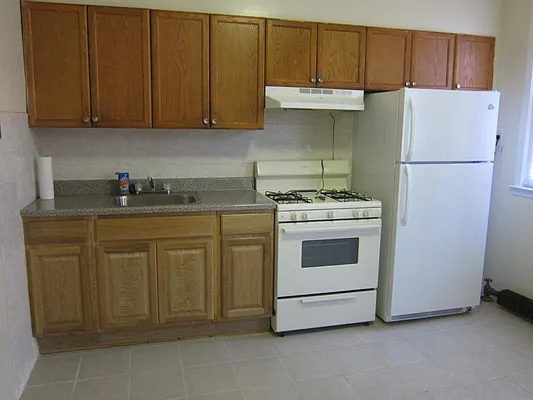 Rented by Realty 2000 Corp | media 11