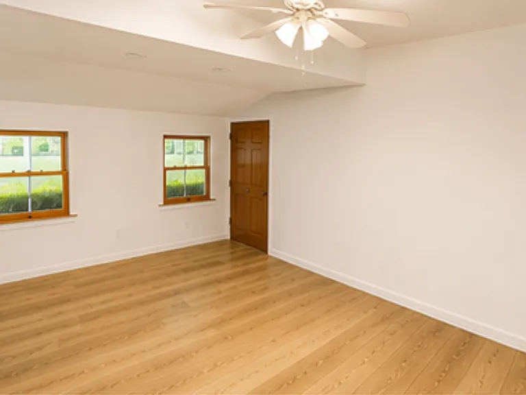 133 Royal Ave — Photo 7