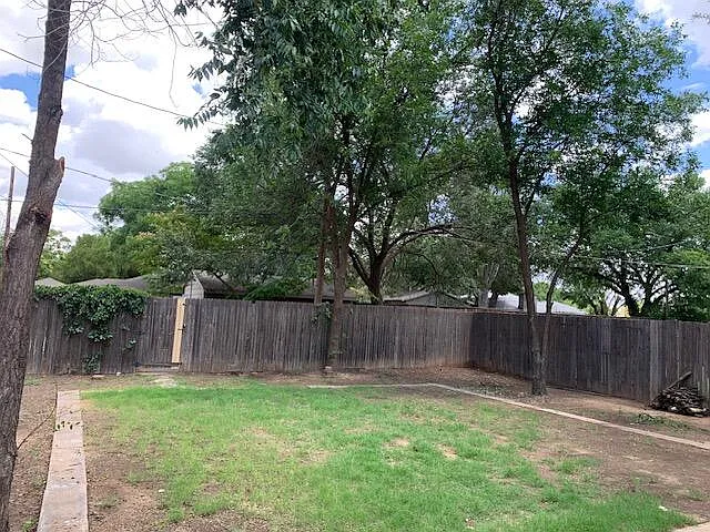 2807 Elgin Ave — Photo 12