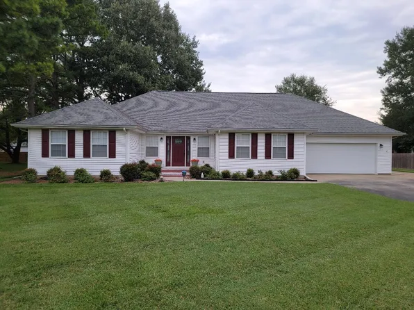 522 W Salcedo Rd, Sikeston, MO 63801