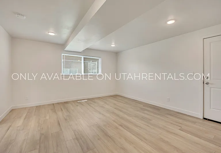 1535 S 450th St E — Photo 5