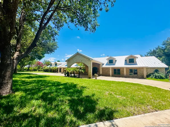 2234 Highway 90 W, Castroville, TX 78009