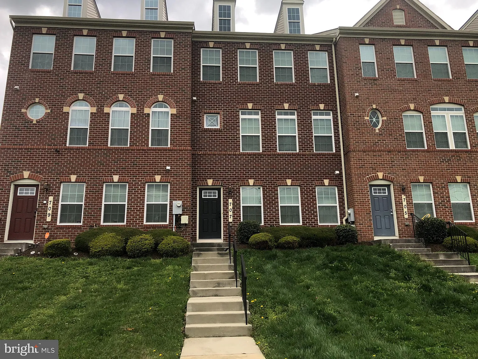 3 bed, 2.5 bath, 1672 sqft, $2,850 — Photo 1