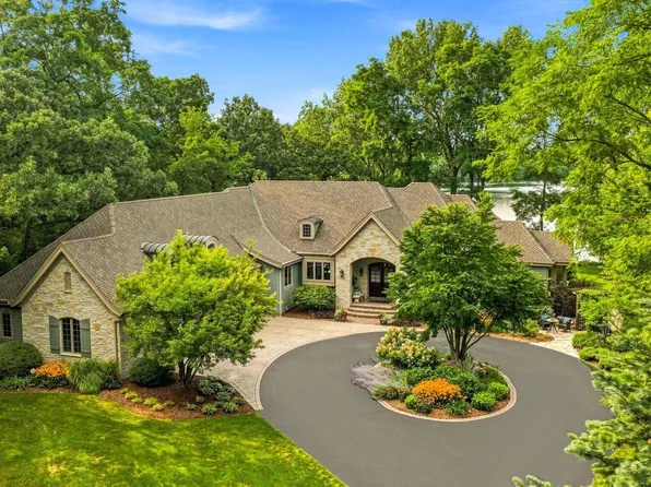 34604 Sunset DRIVE, Oconomowoc, WI 53066