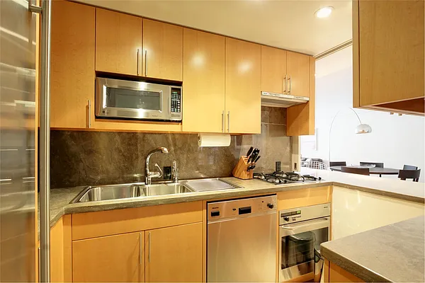 Sold by Douglas Elliman | media 18