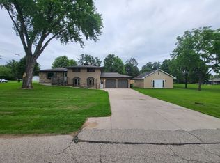 936 Robert St, Crivitz, WI 54114