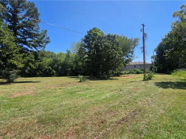 1301 E 8th St, Russellville, AR 72801