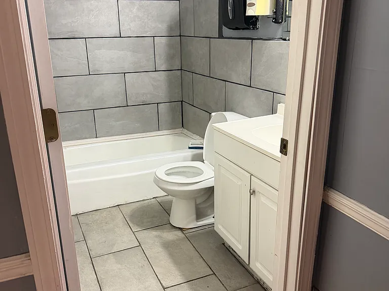 145 N Main St SW — Photo 12