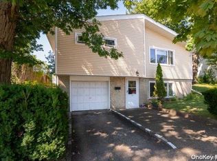 15 Inwood Rd, Port Washington, NY 11050