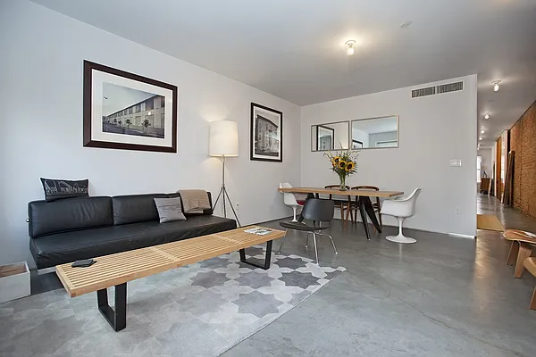 Sold by BLU Real Estate | media 31