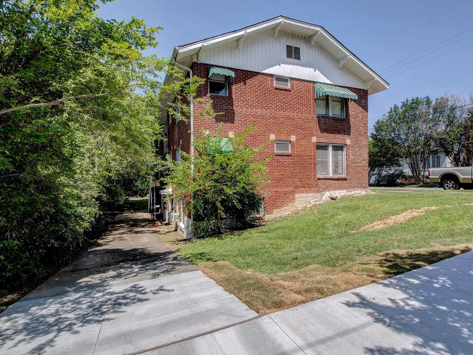 4507 Woodlawn — Photo 2