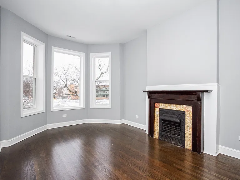7322 S Langley Ave #1 — Photo 3