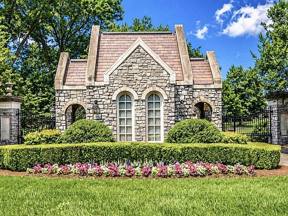 3rd image of 2037 Fransworth Dr