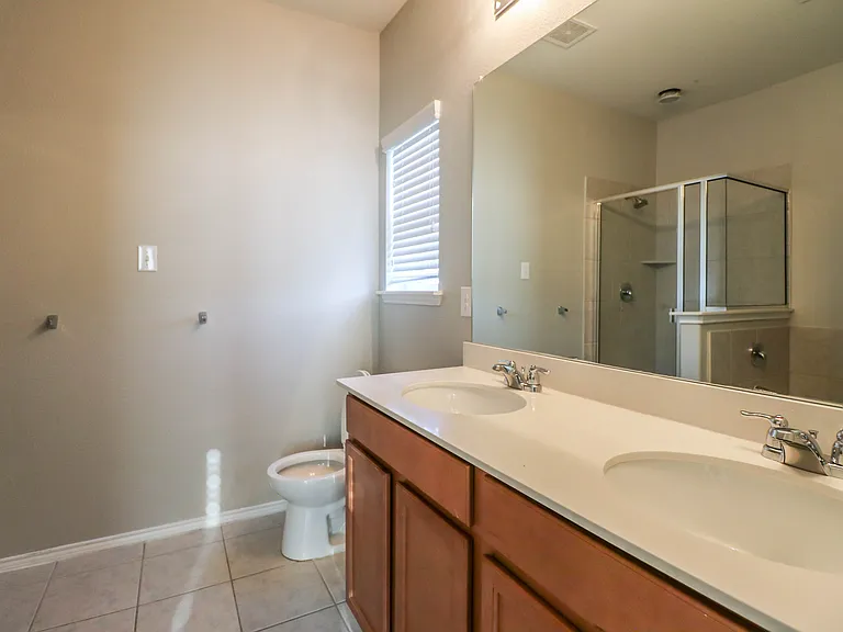 7425 Bronsind Trl — Photo 12
