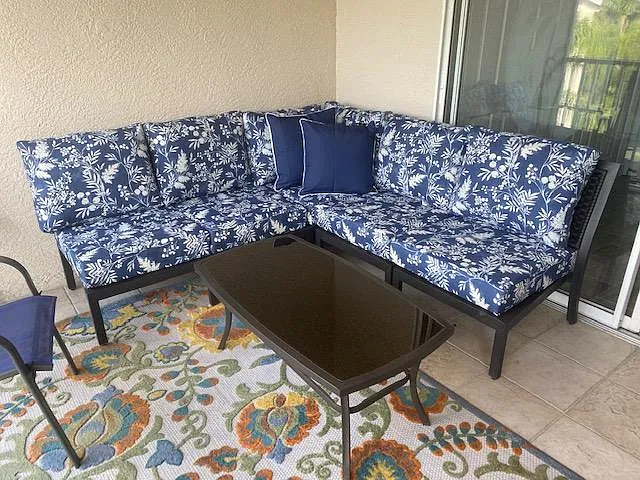 Enjoy coffee or a cocktail on the lanai.