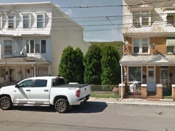 129 East Ave, Mount Carmel, PA 17851