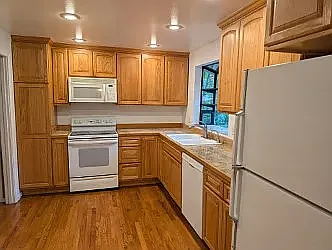 3 bed, 1628 sqft, $3,375 — Photo 2