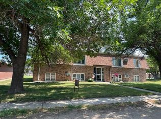 1107 N 2nd St, Groton, SD 57445