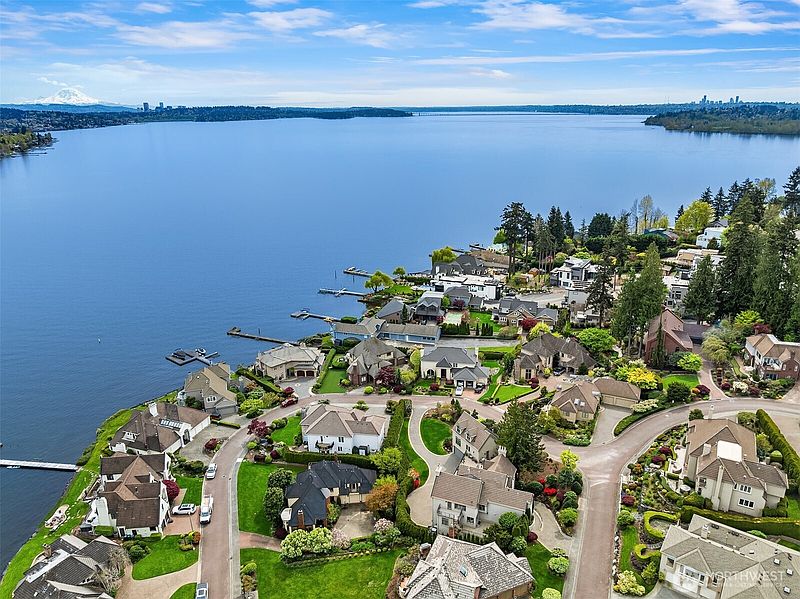 3rd image of 8496 NE Woodland Cove Drive