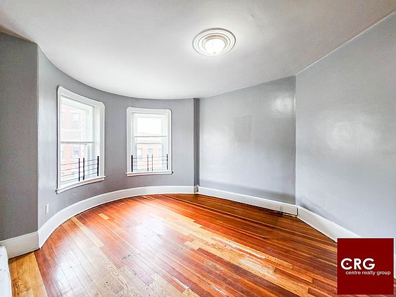3rd image of 21 Castlegate Rd Floor 3