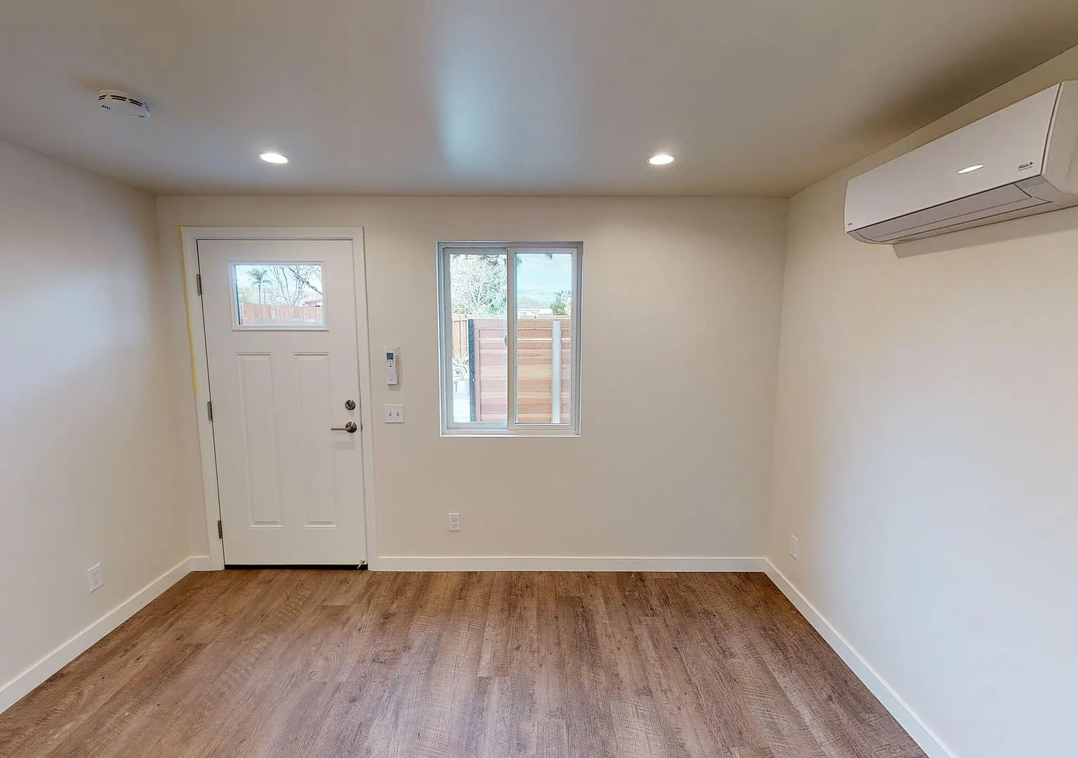 Updated Studio with Private Outdoor Space in Coronado! — Photo 4