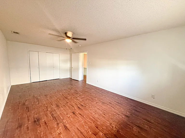 612-614 Towne House Ln — Photo 27