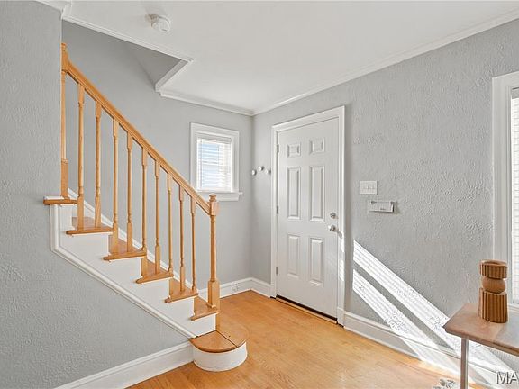 4th image of 6533 Tholozan Ave