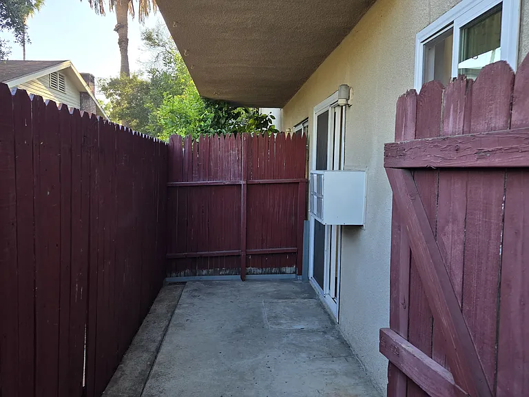 40 Harkness Ave #4 — Photo 7