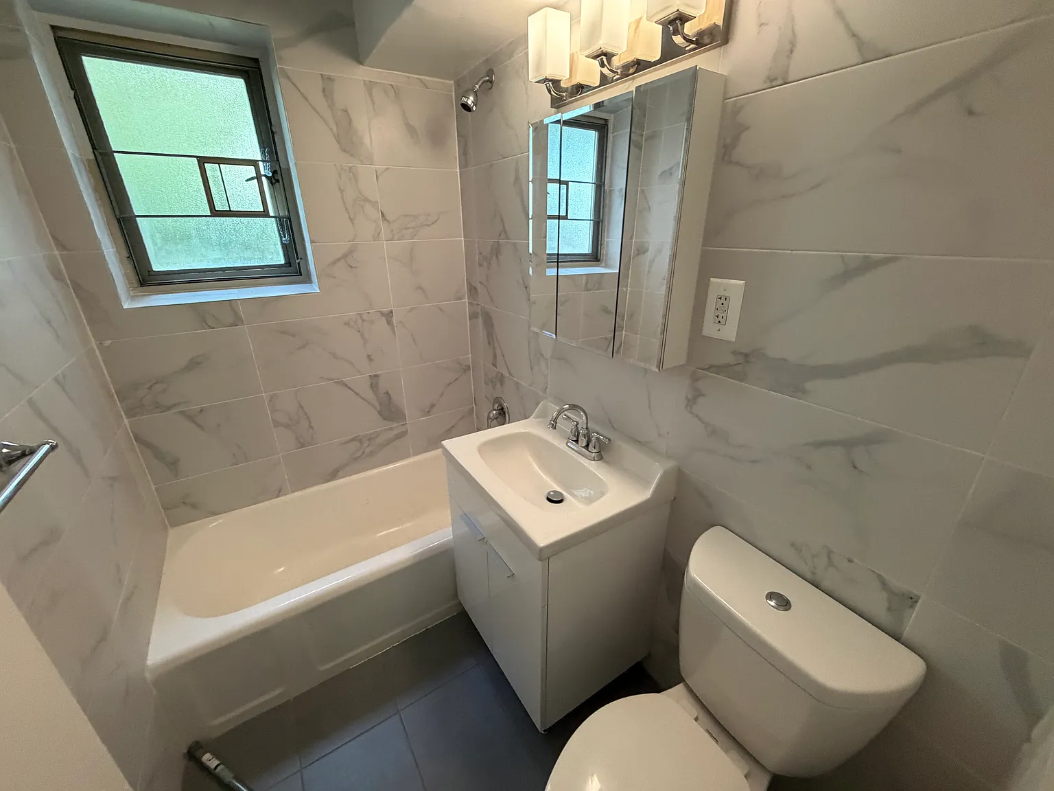 71st Cres, Fresh Meadows — Photo 4
