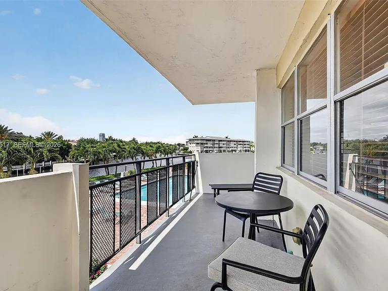 401 Golden Isles Dr #208 — Photo 27