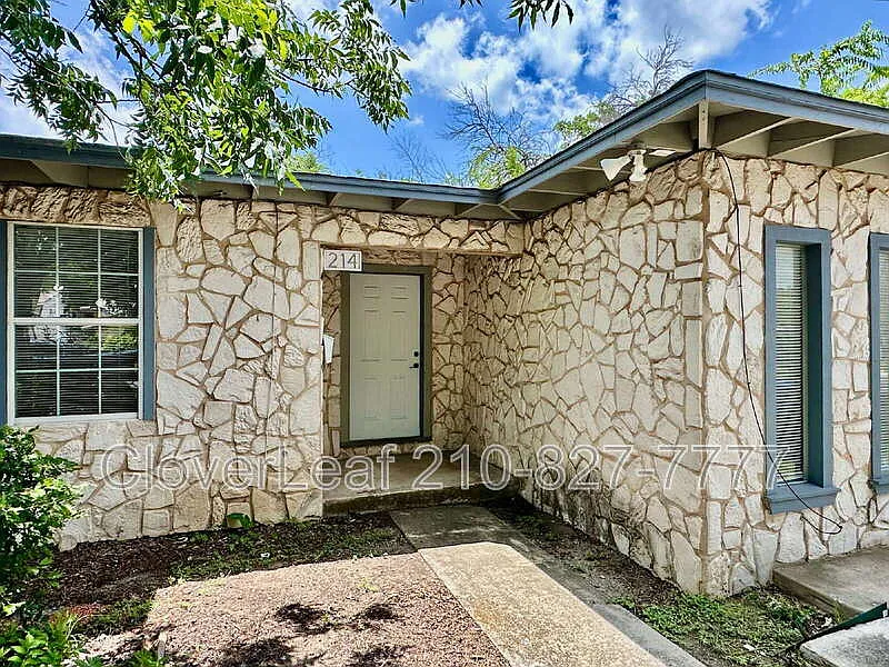 3 bed, 1.0 bath, 1260 sqft, $1,497 — Photo 4