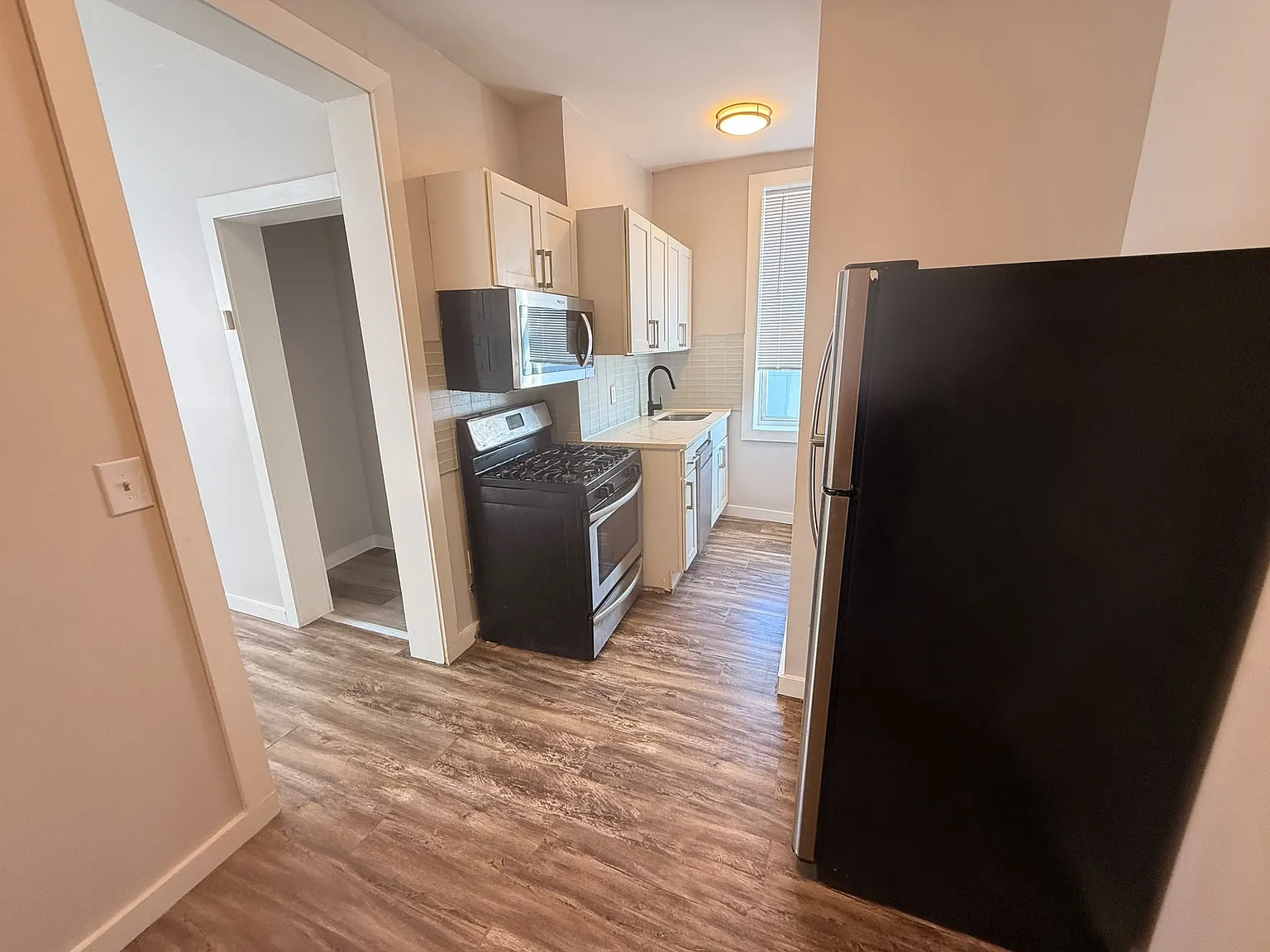 1 bed, 550 sqft, $1,795 — Photo 2