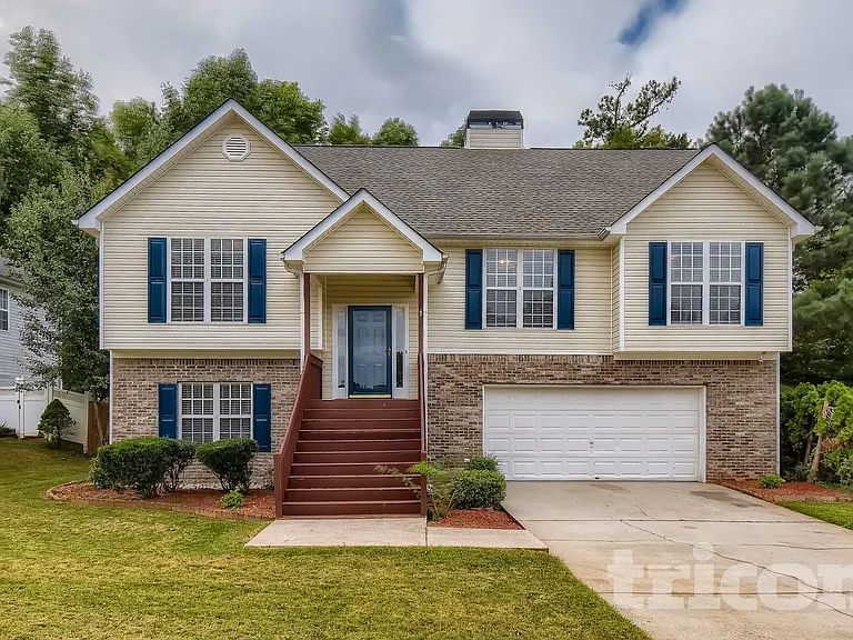 1309 Vine Cir — Photo 1