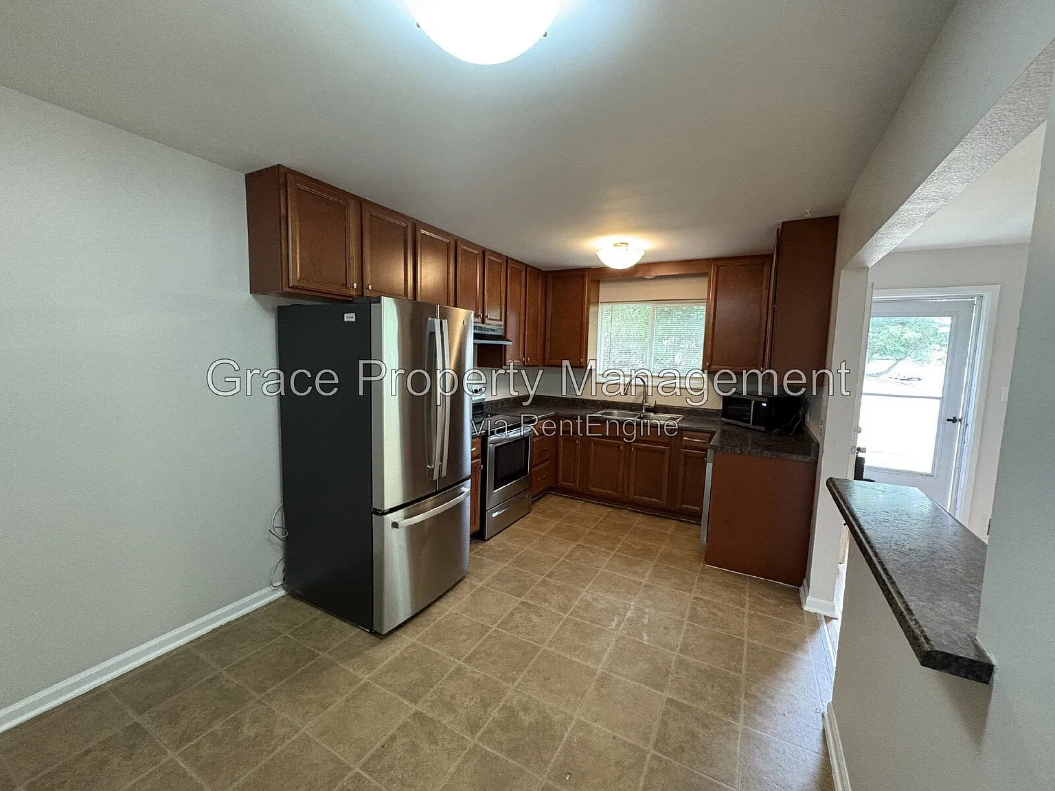 5 bed, 2.0 bath, 2100 sqft, $2,495 — Photo 4