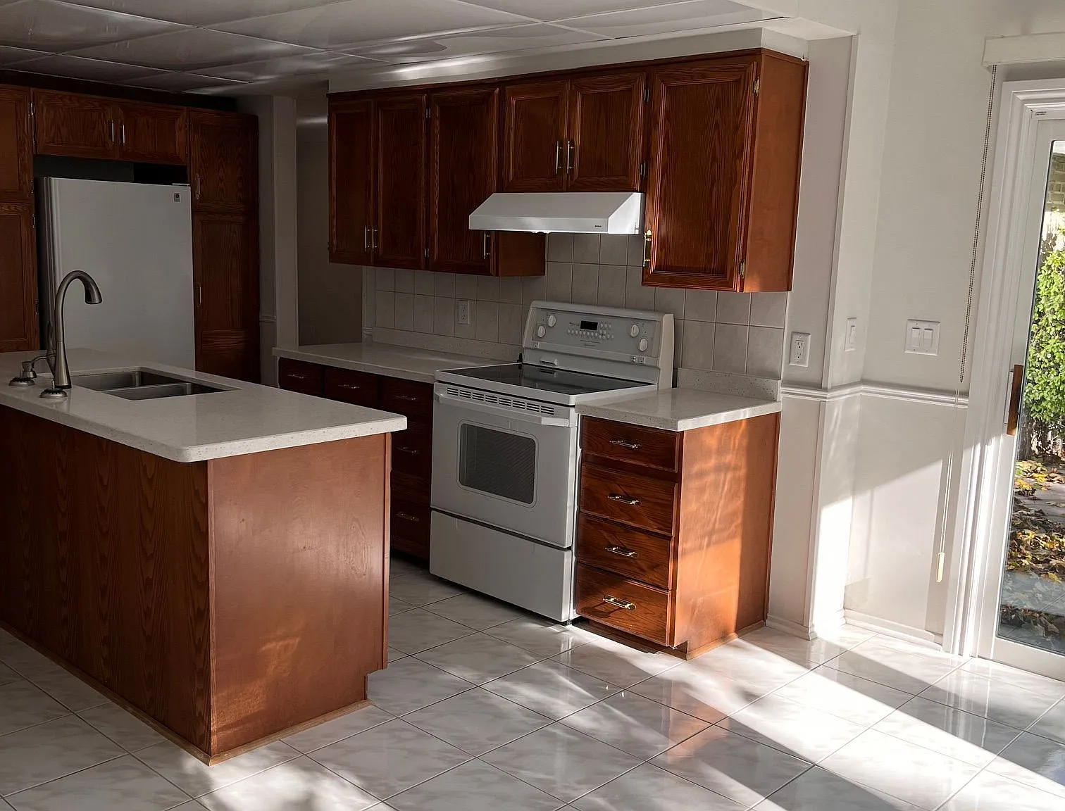 3 bed, $3,350 — Photo 3