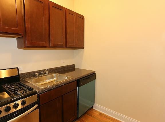2nd image of 4851 N Damen Ave #D903