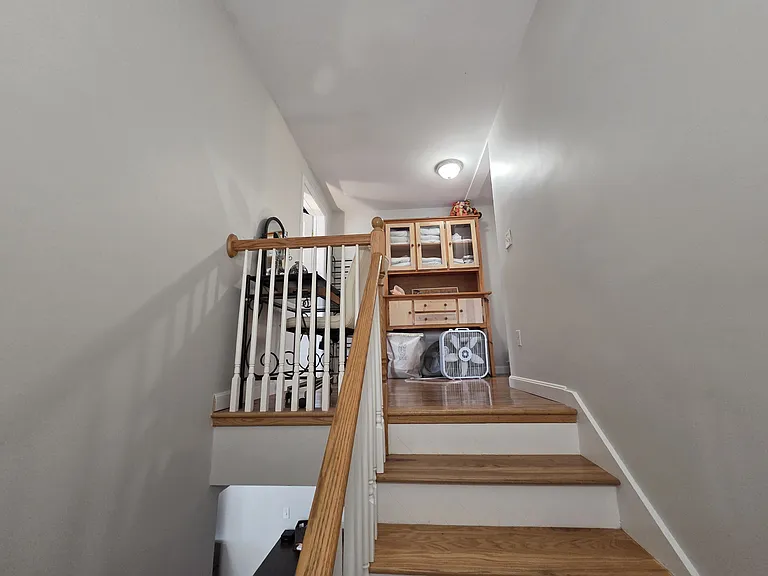 326 Long Sands Rd #B — Photo 10