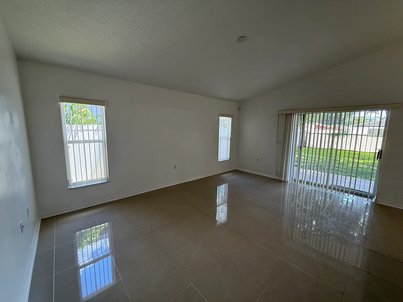 3 bed, 1516 sqft, $2,500 — Photo 4