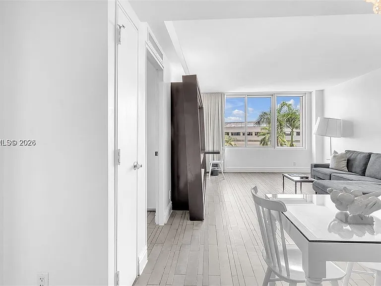 1100 West Ave #409 — Photo 13