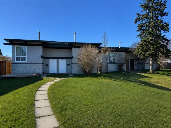 92 W Queen Isabella Close SE, Calgary, AB T2J 3R1