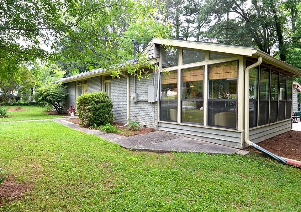 1st image of 3351 Raymond Dr