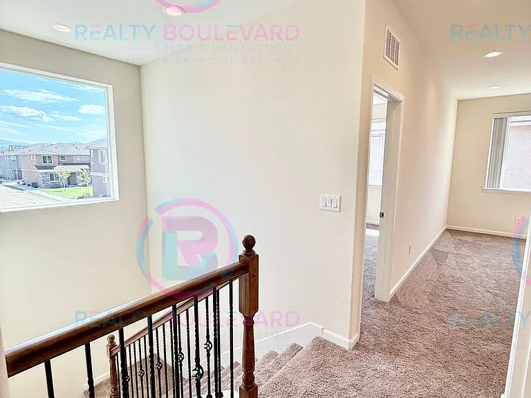 1019 Middle Gate Rd — Photo 8