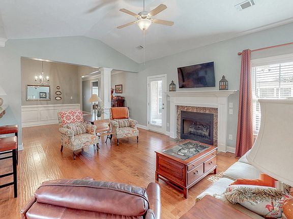 4th image of 122 Sierra Dr