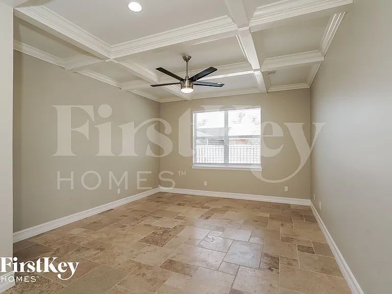 4116 SW 16th Pl — Photo 7