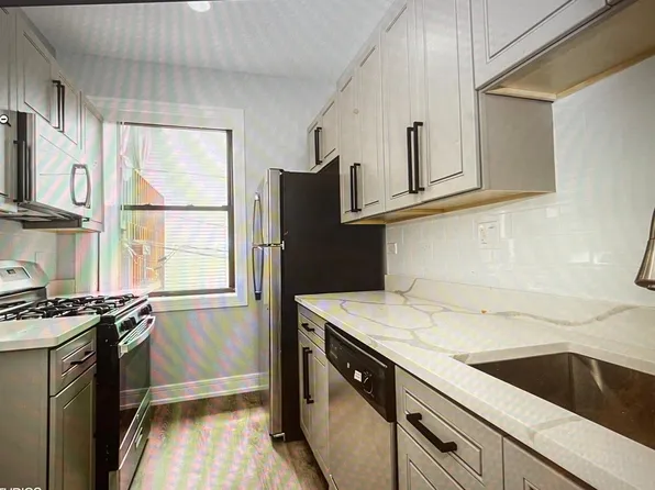 7630 N Eastlake Ter, Chicago, IL